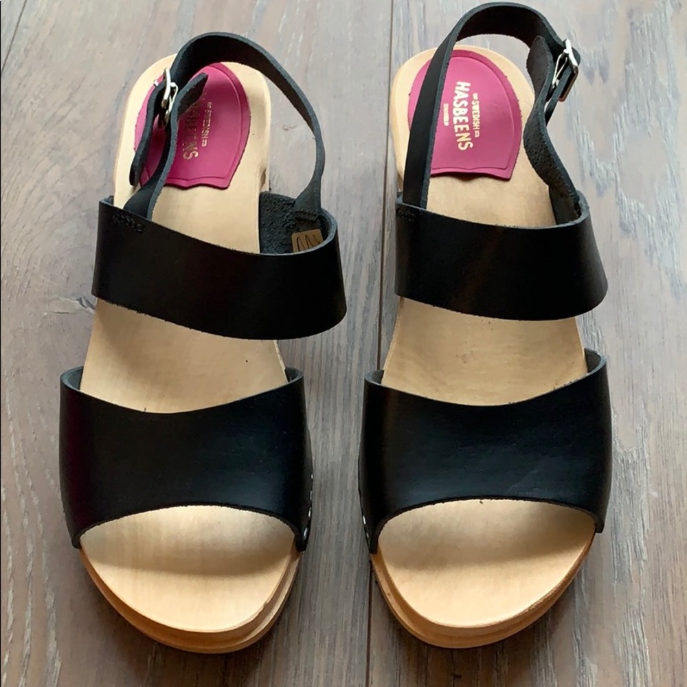 NIB Helena Wood and Leather Sandal